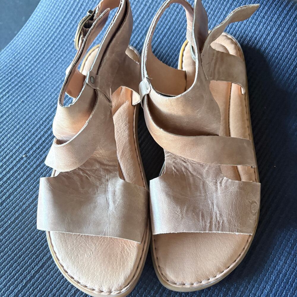 Born Marlowe sandals in Natural Sabbia Sz